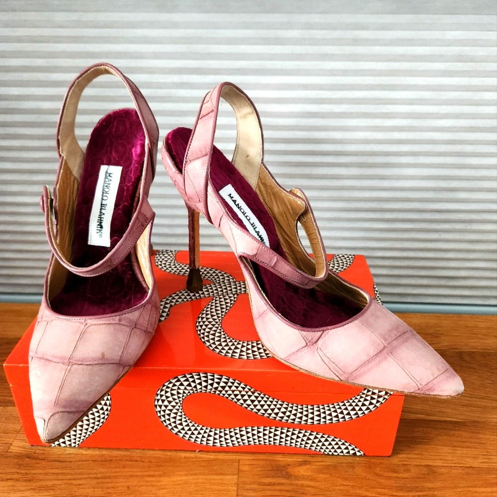 MANOLO.BLAHNIK PINK MATTE Alligator shoes 37